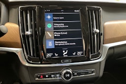 valkoinen Volvo S90 2019 kuva 22.
