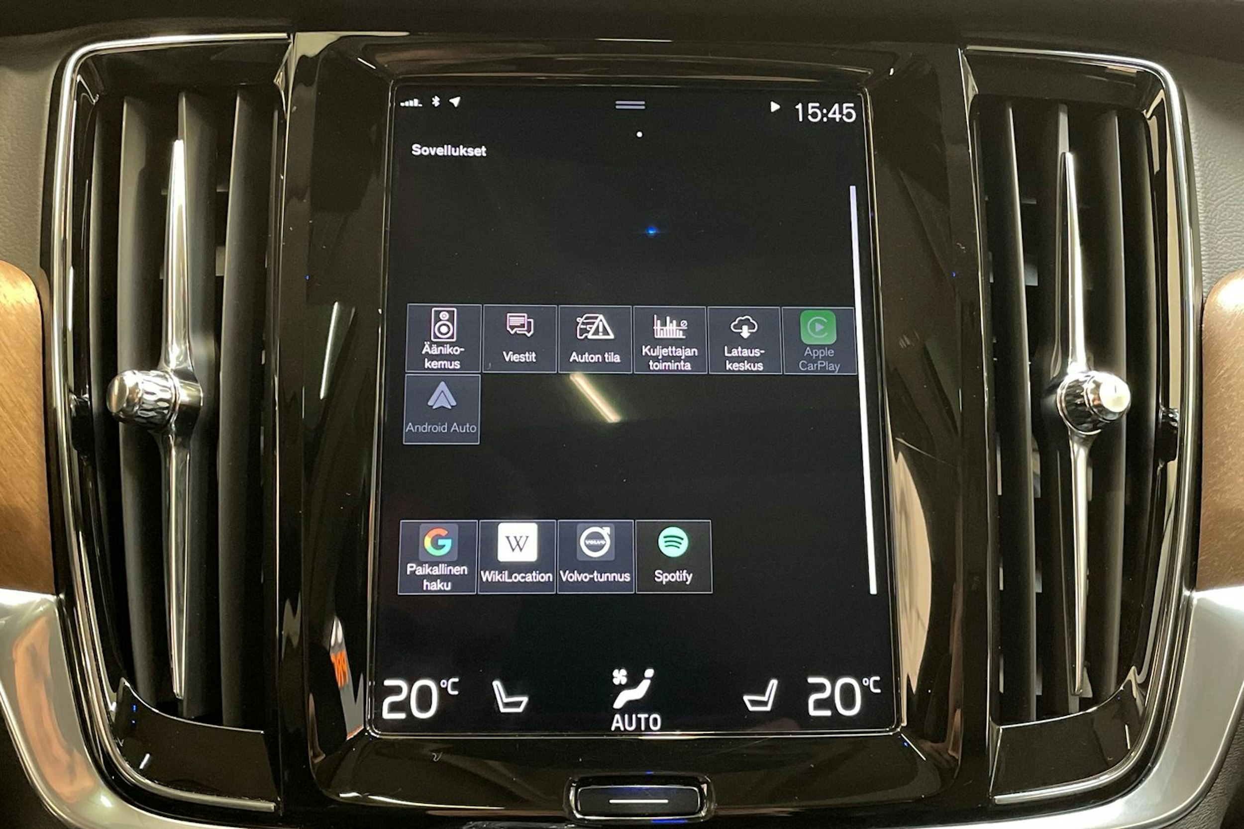 valkoinen Volvo S90 2019 kuva 30.