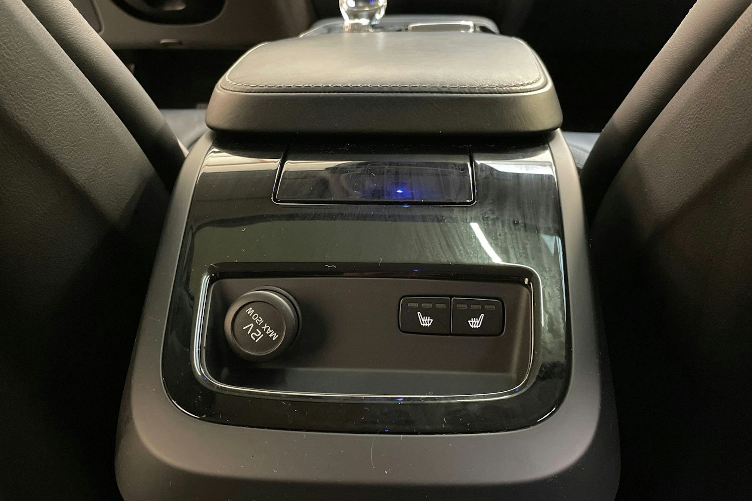 valkoinen Volvo S90 2019 kuva 31.