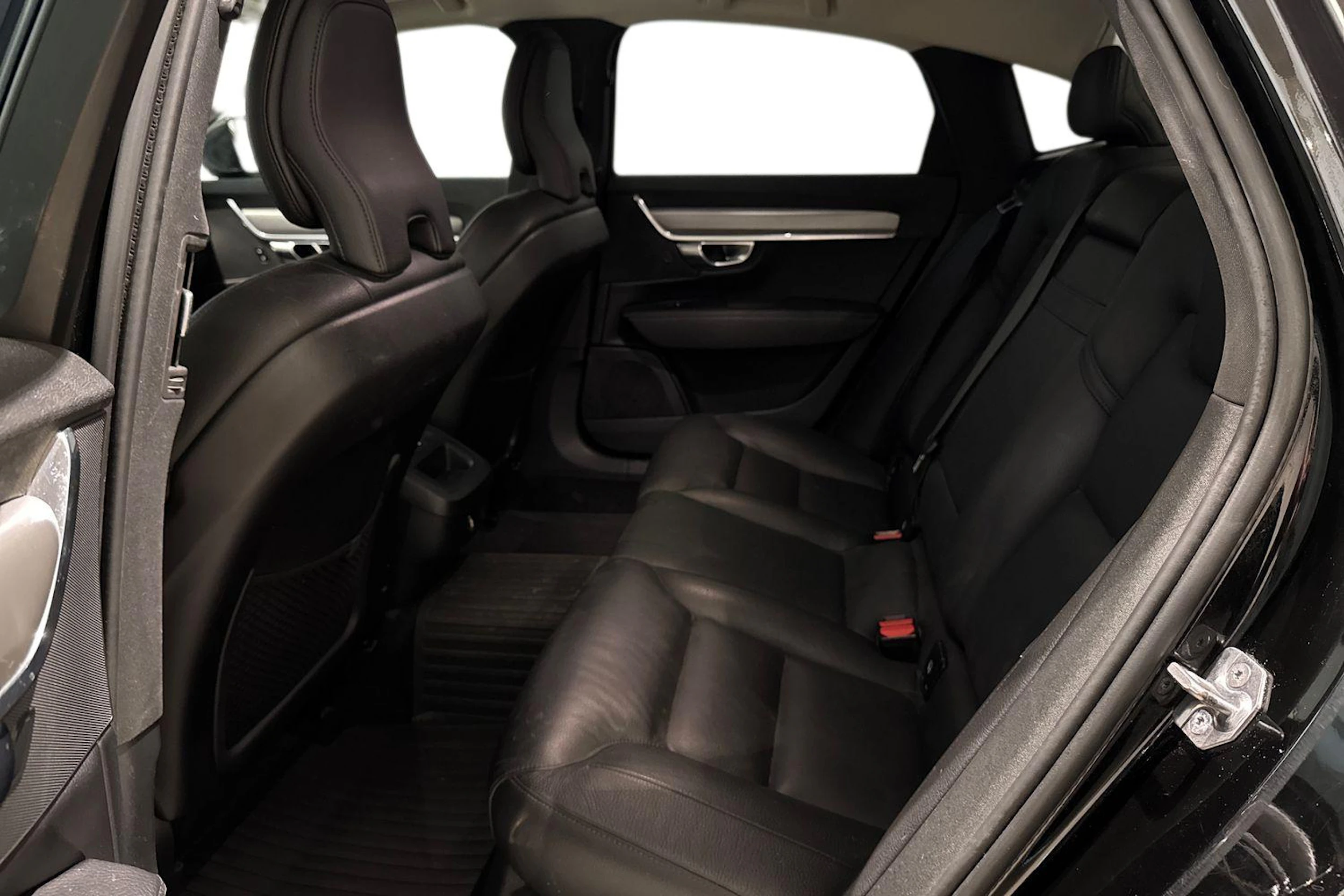 musta Volvo S90 2020 kuva 11.