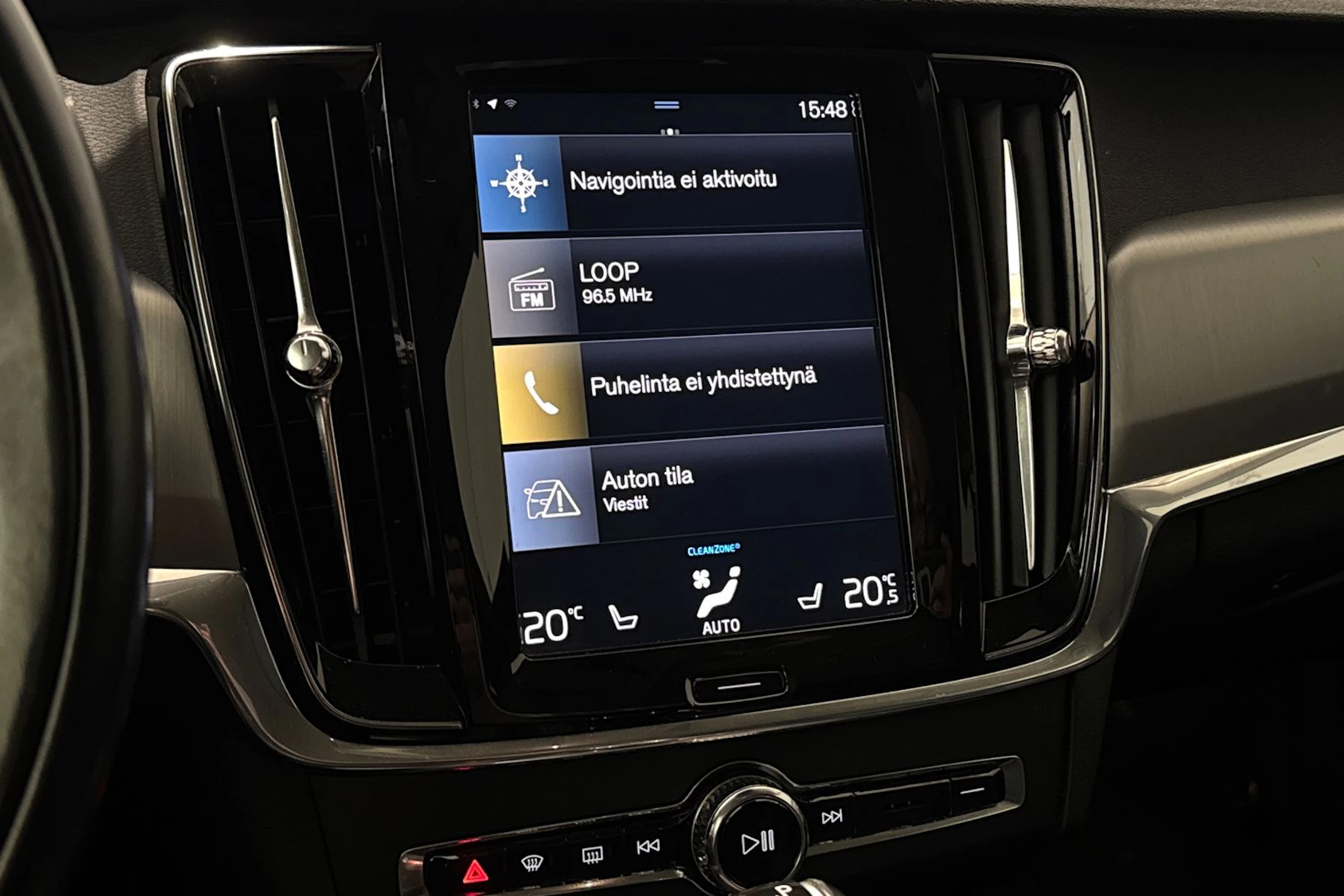 musta Volvo S90 2020 kuva 21.