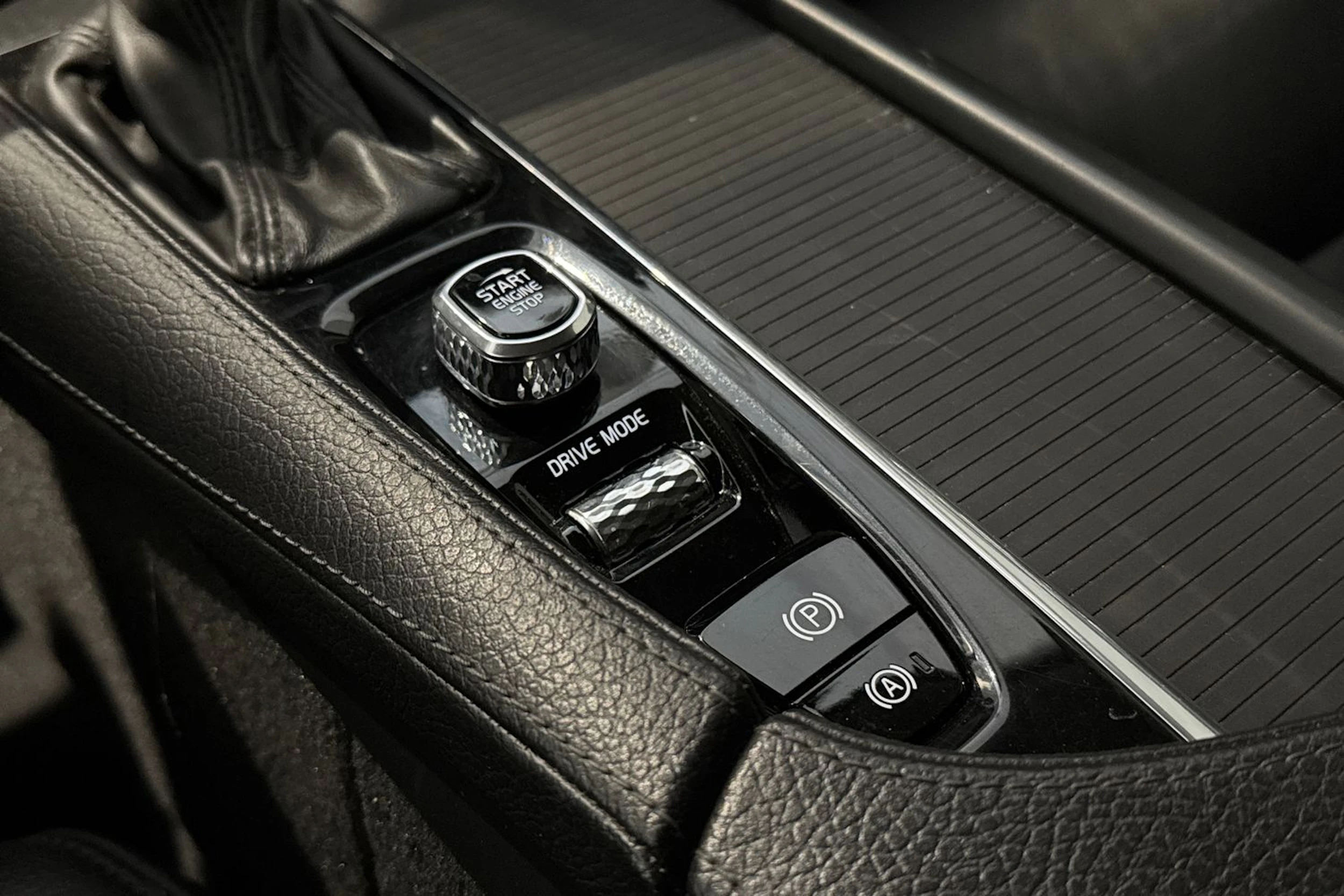 musta Volvo S90 2020 kuva 25.