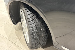 musta Volvo S90 2021 kuva 13.