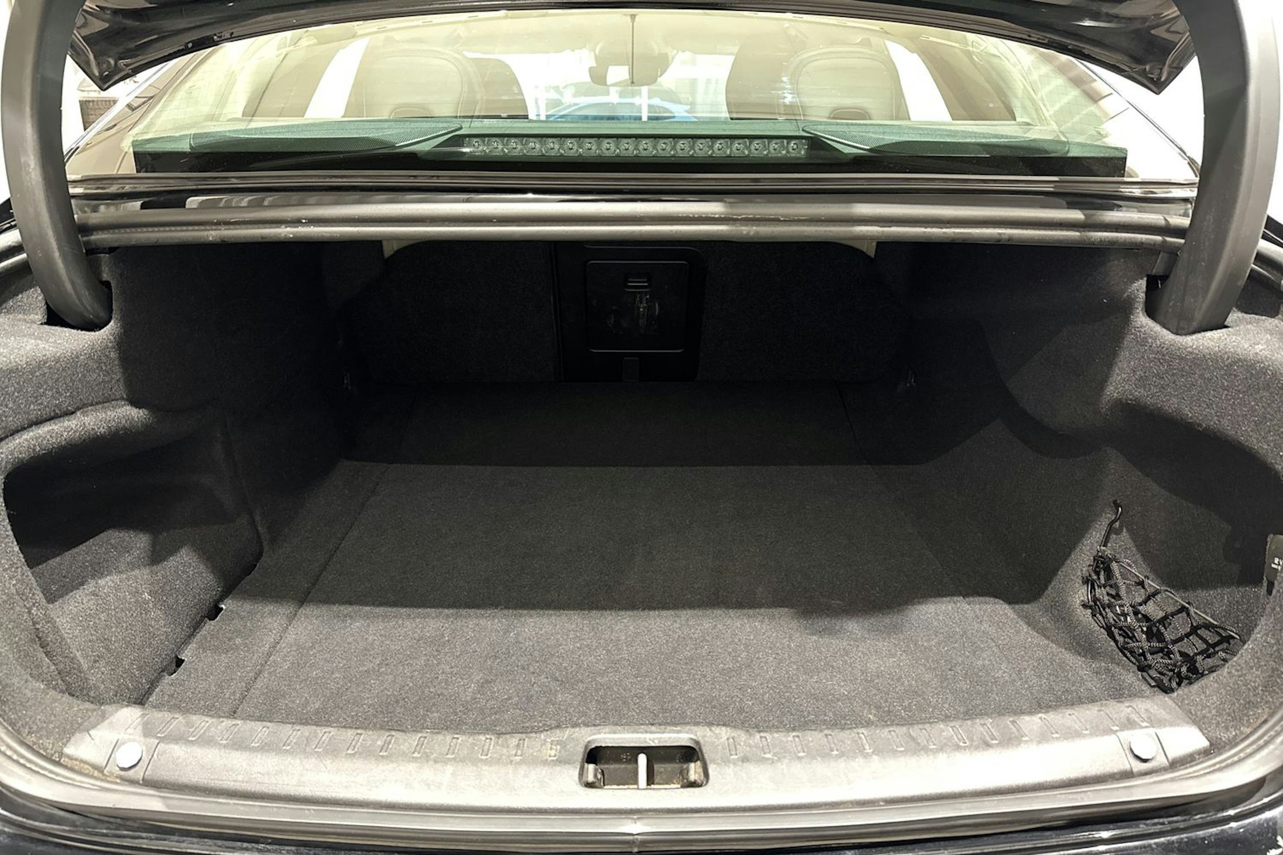 musta Volvo S90 2021 kuva 14.