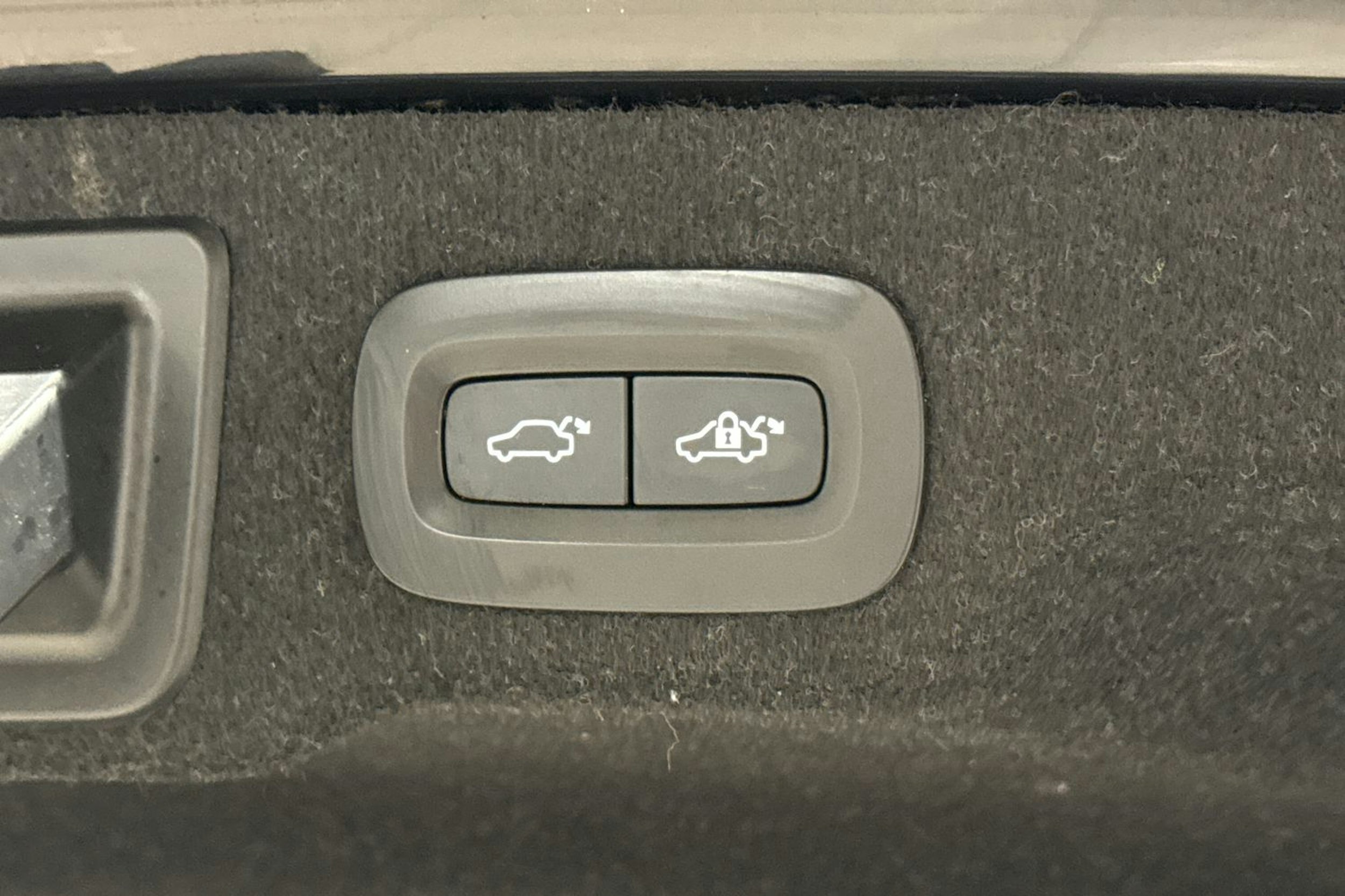 musta Volvo S90 2021 kuva 15.