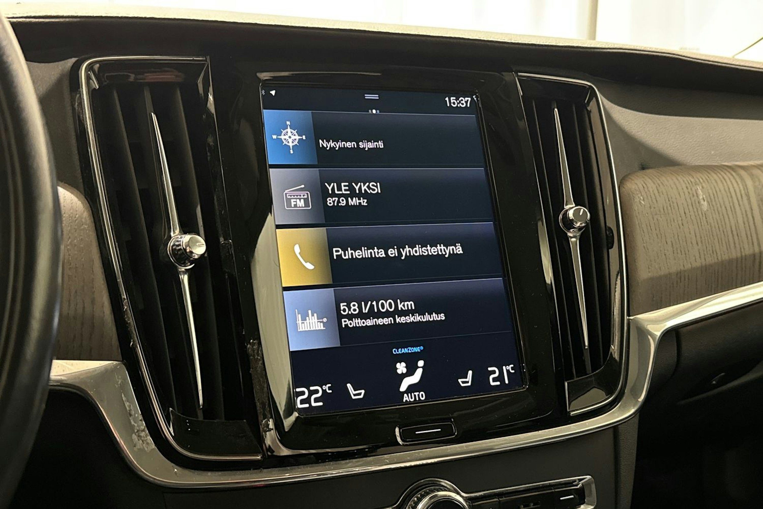 musta Volvo S90 2021 kuva 20.