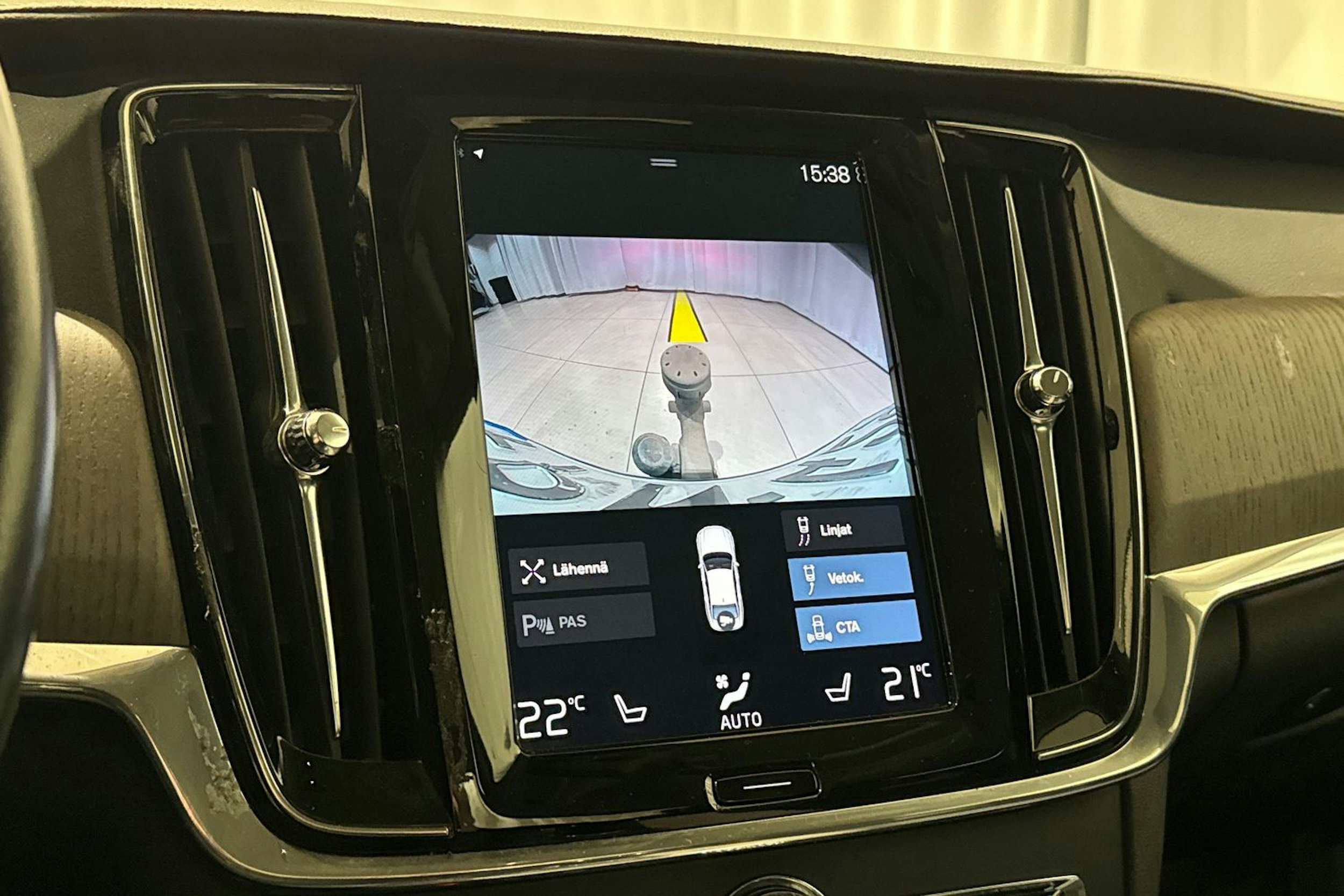 musta Volvo S90 2021 kuva 21.