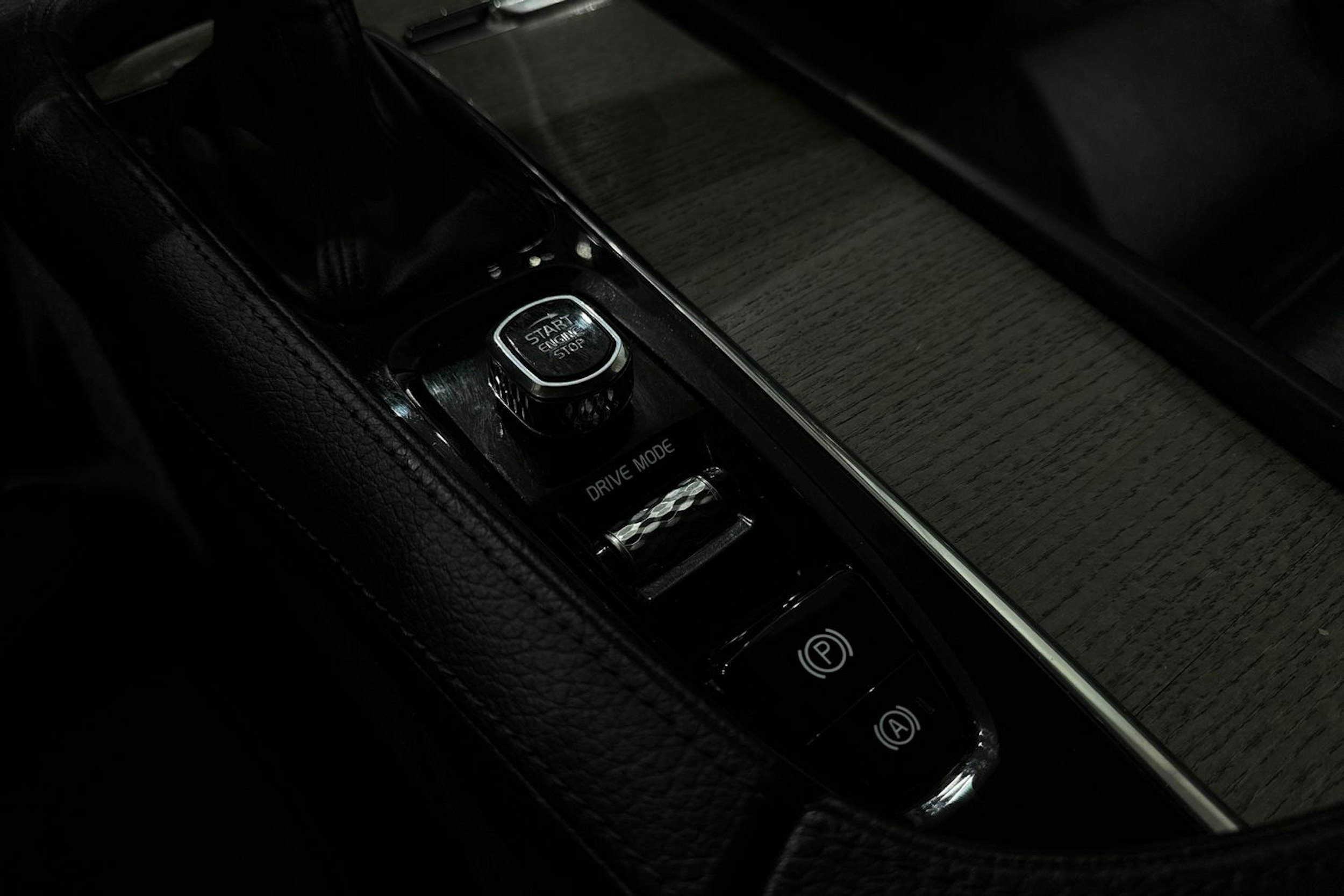 musta Volvo S90 2021 kuva 25.