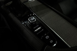 musta Volvo S90 2021 kuva 25.