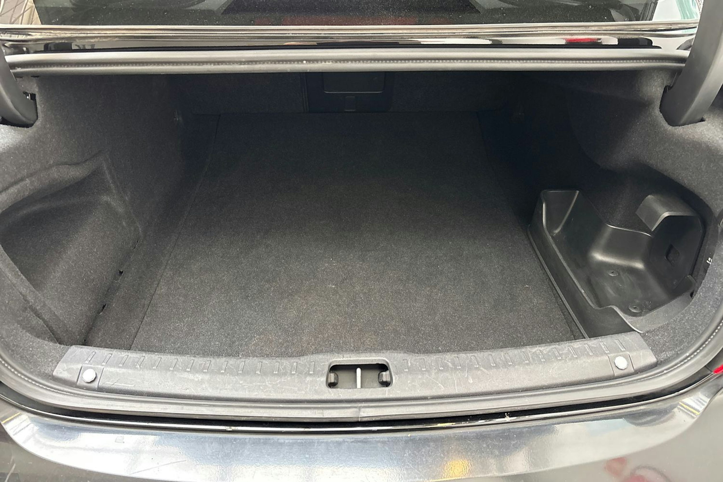 musta Volvo S90 2020 kuva 15.