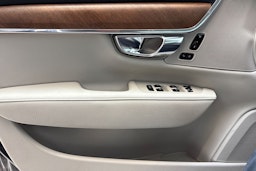 musta Volvo S90 2020 kuva 19.