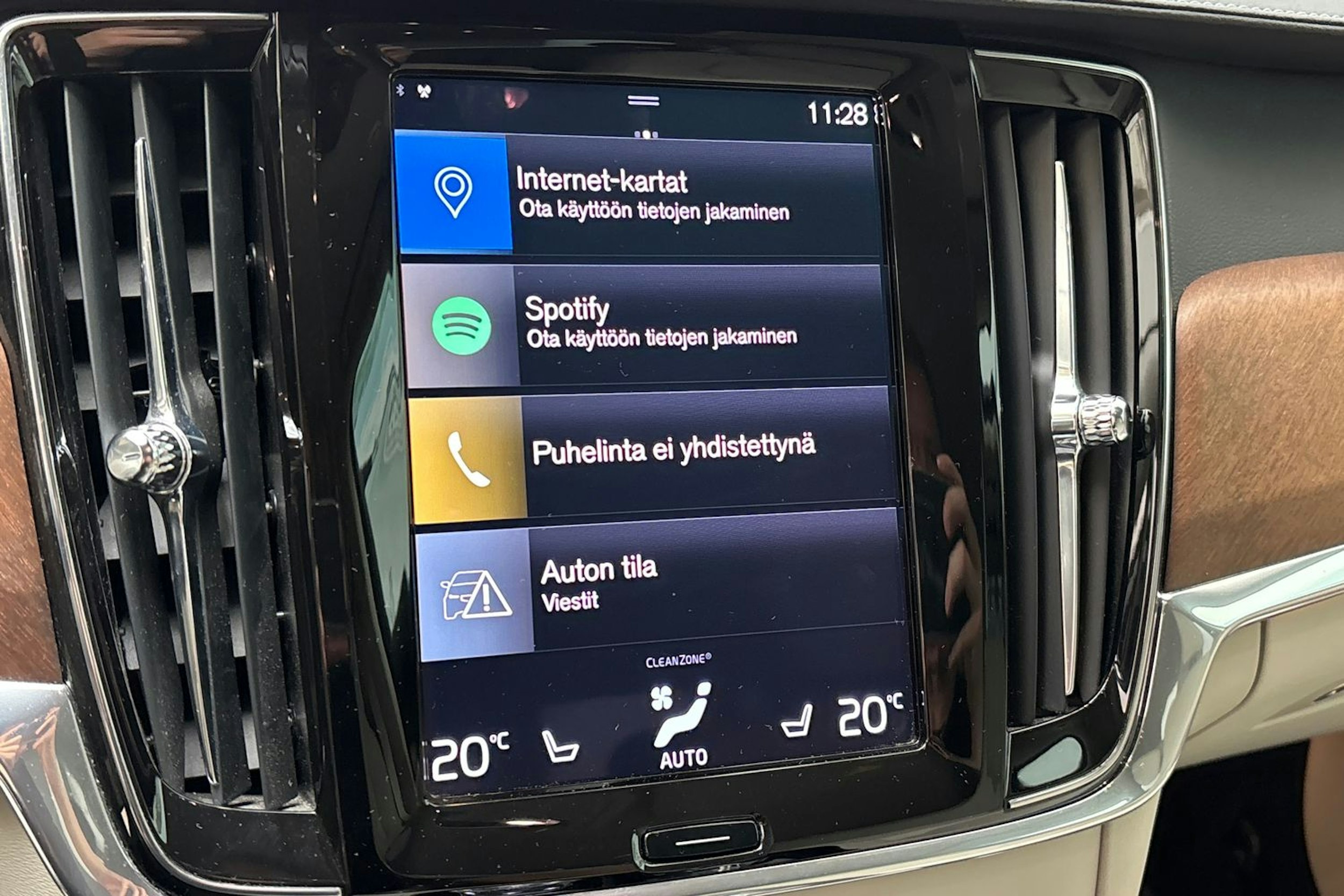musta Volvo S90 2020 kuva 22.