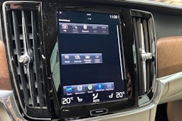 musta Volvo S90 2020 kuva 24.