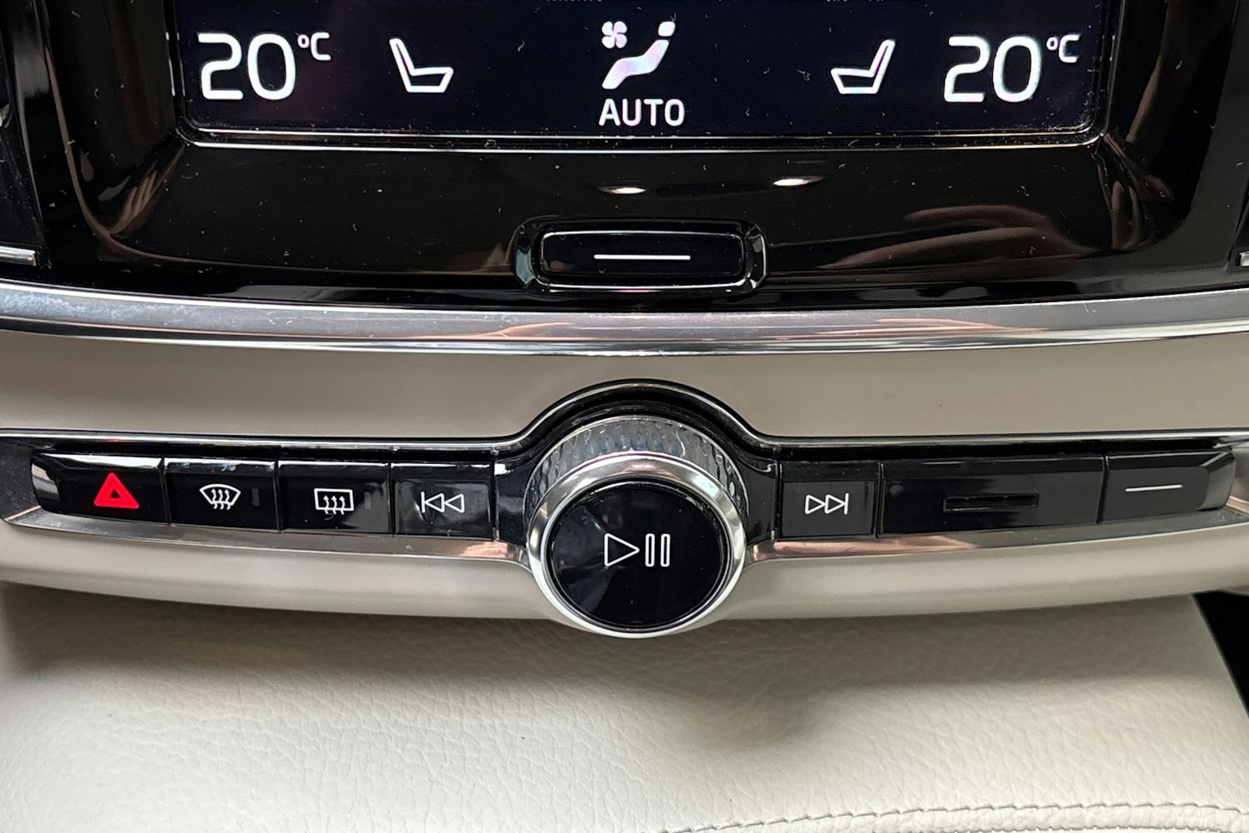 musta Volvo S90 2020 kuva 25.