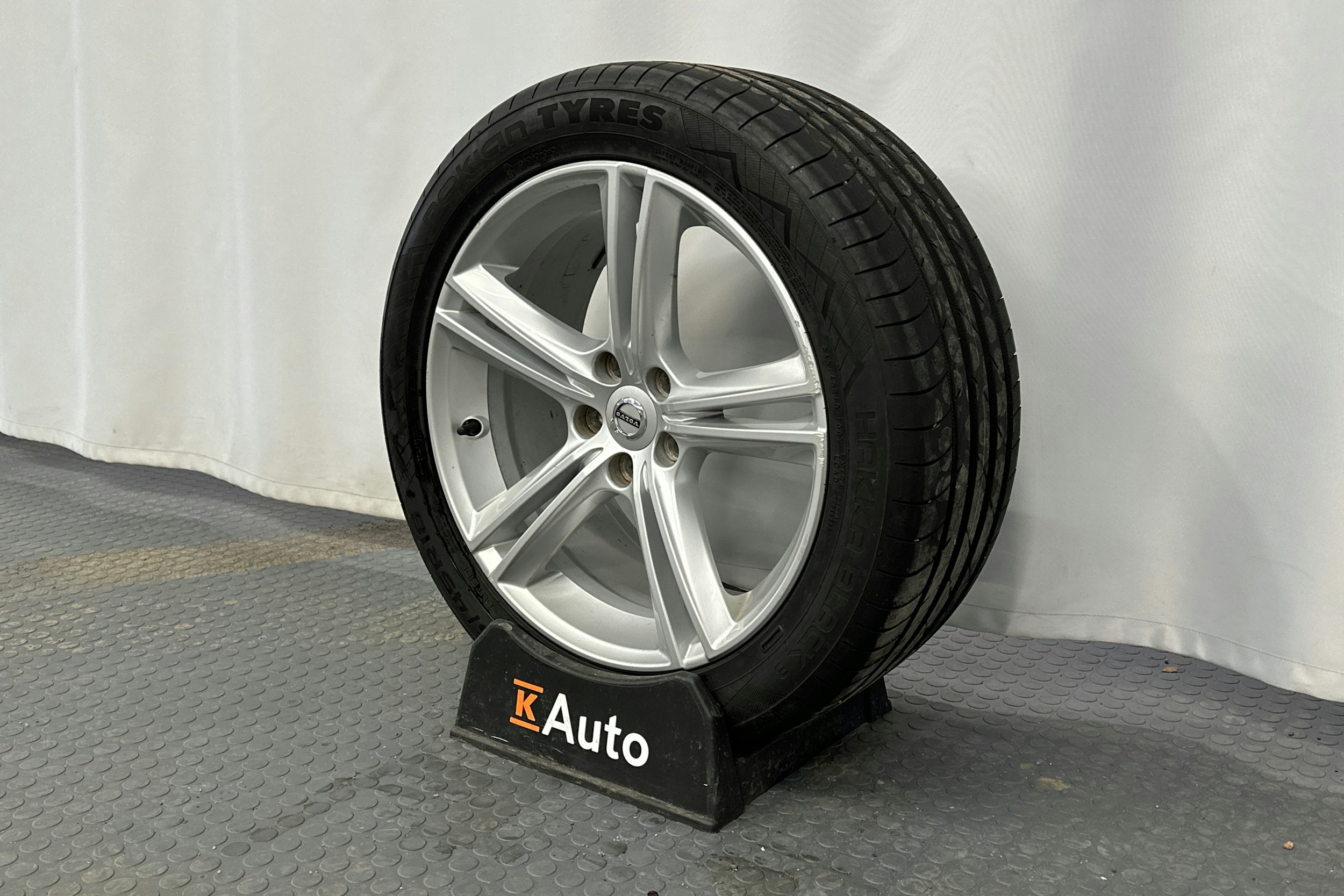 harmaa Volvo S90 2020 kuva 13.