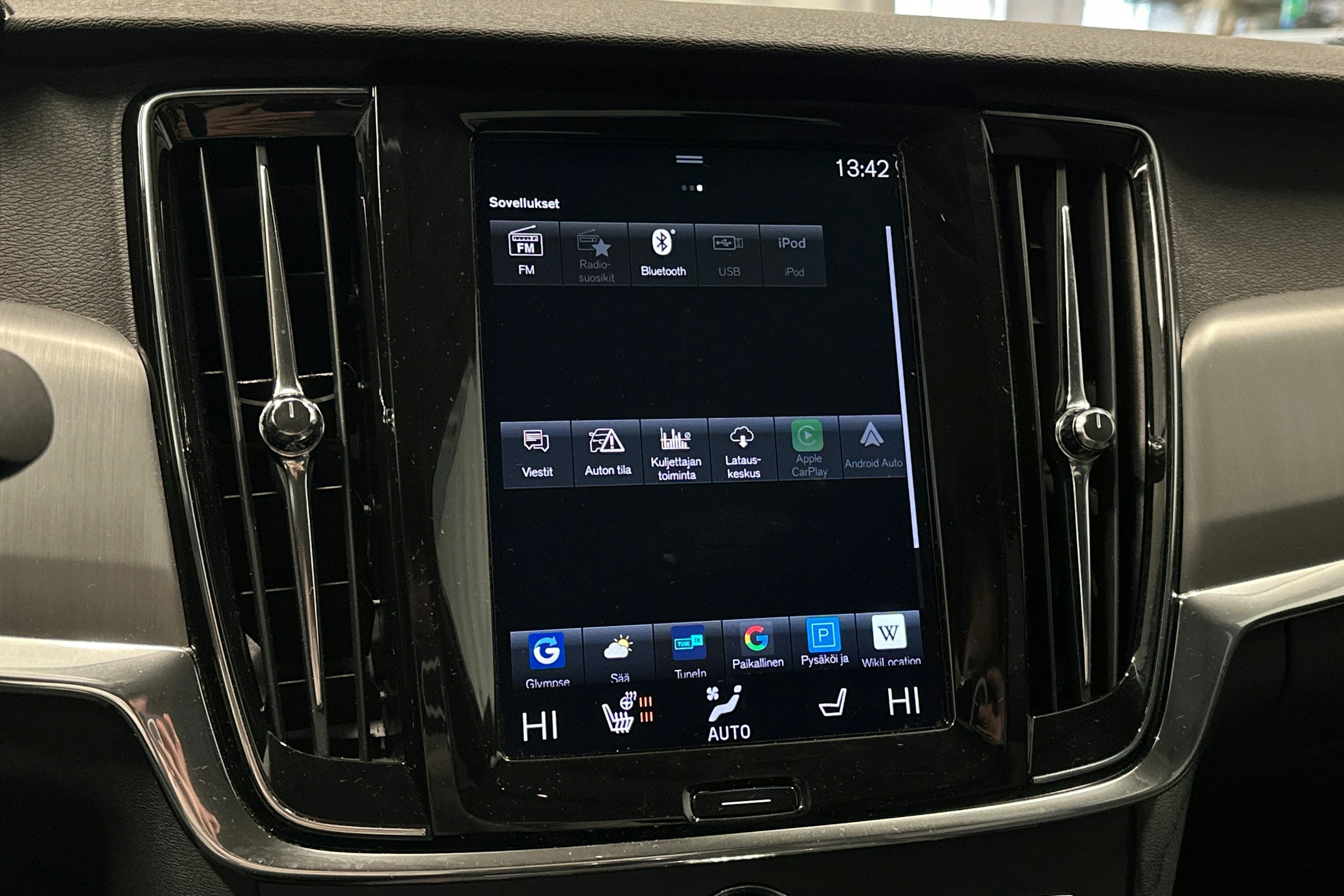 harmaa Volvo S90 2020 kuva 22.