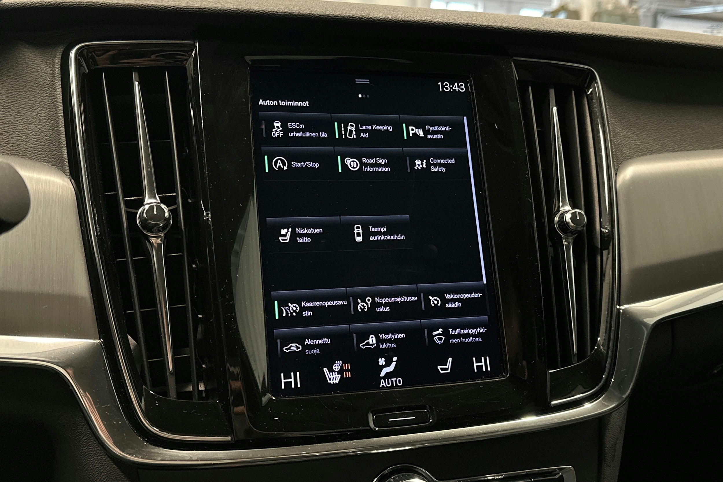 harmaa Volvo S90 2020 kuva 24.