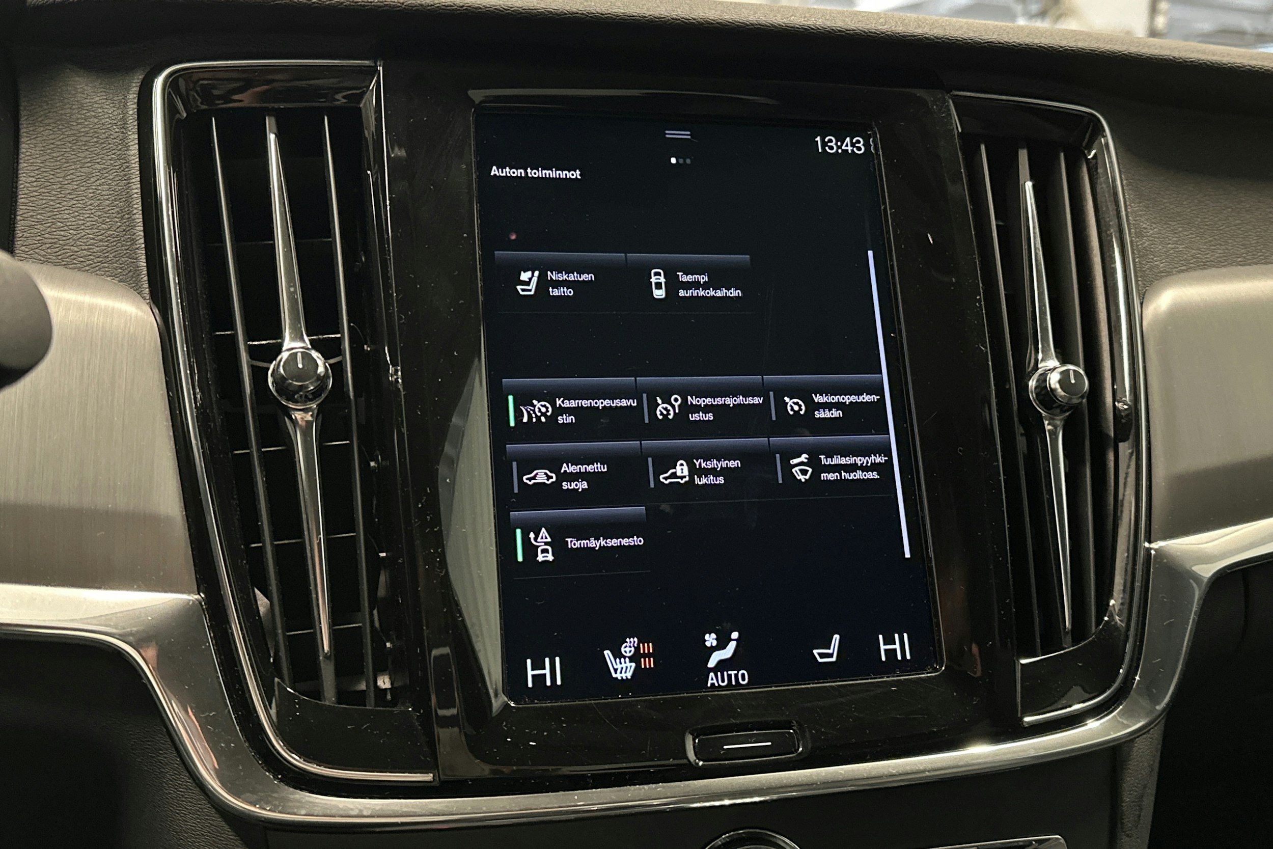 harmaa Volvo S90 2020 kuva 25.