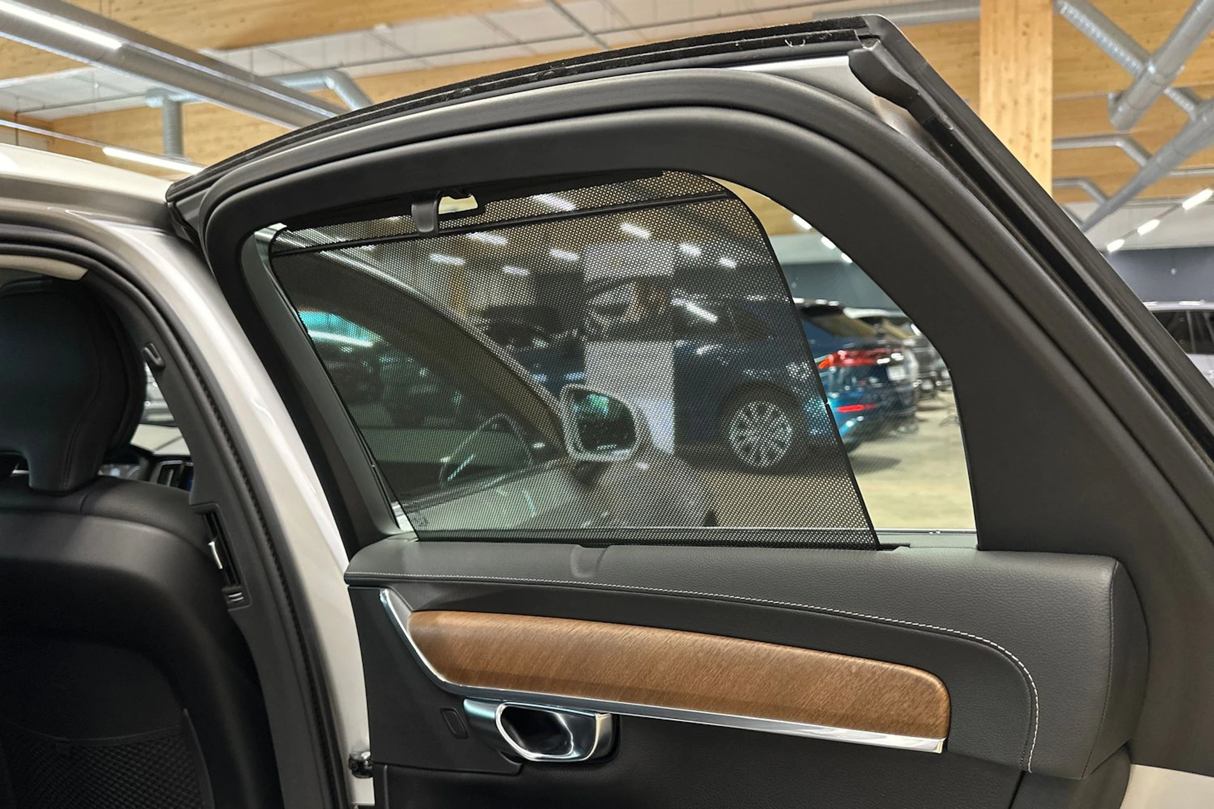 harmaa Volvo S90 2020 kuva 12.