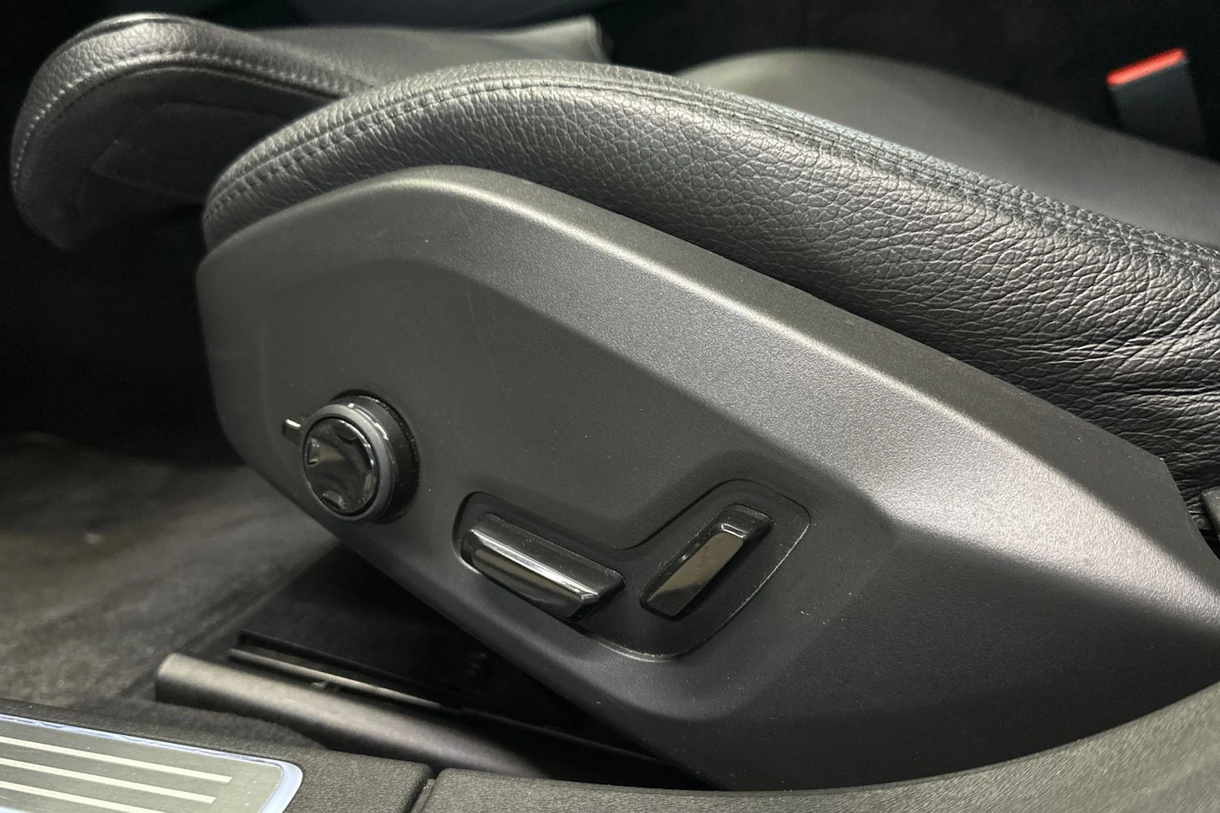 harmaa Volvo S90 2020 kuva 15.