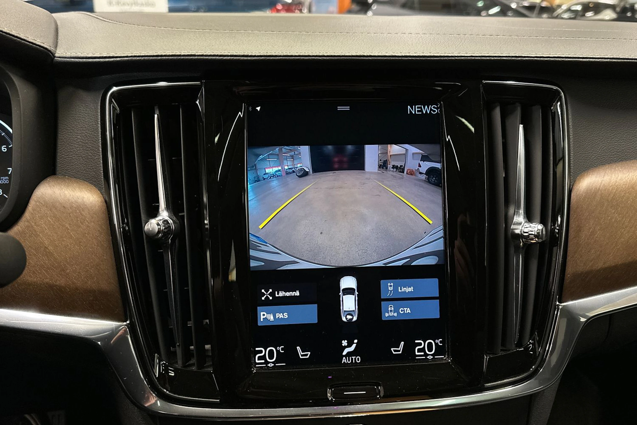 harmaa Volvo S90 2020 kuva 17.