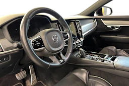valkoinen Volvo S90 2021 kuva 3.
