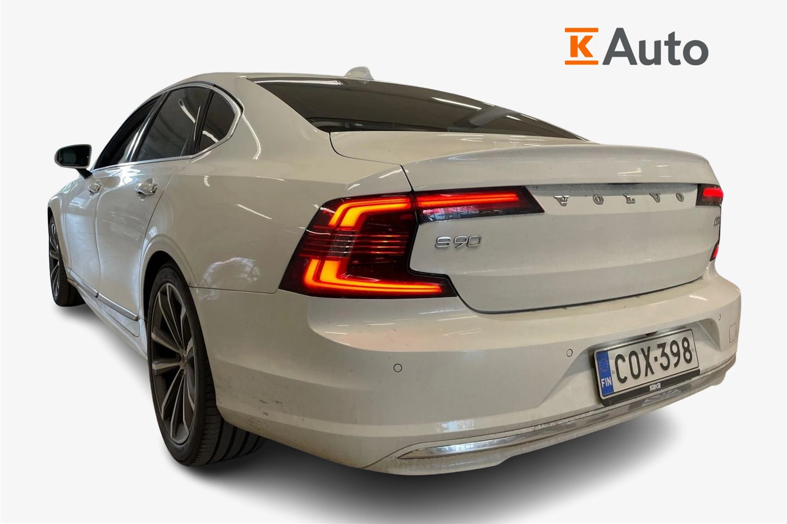 valkoinen Volvo S90 2021 kuva 2.