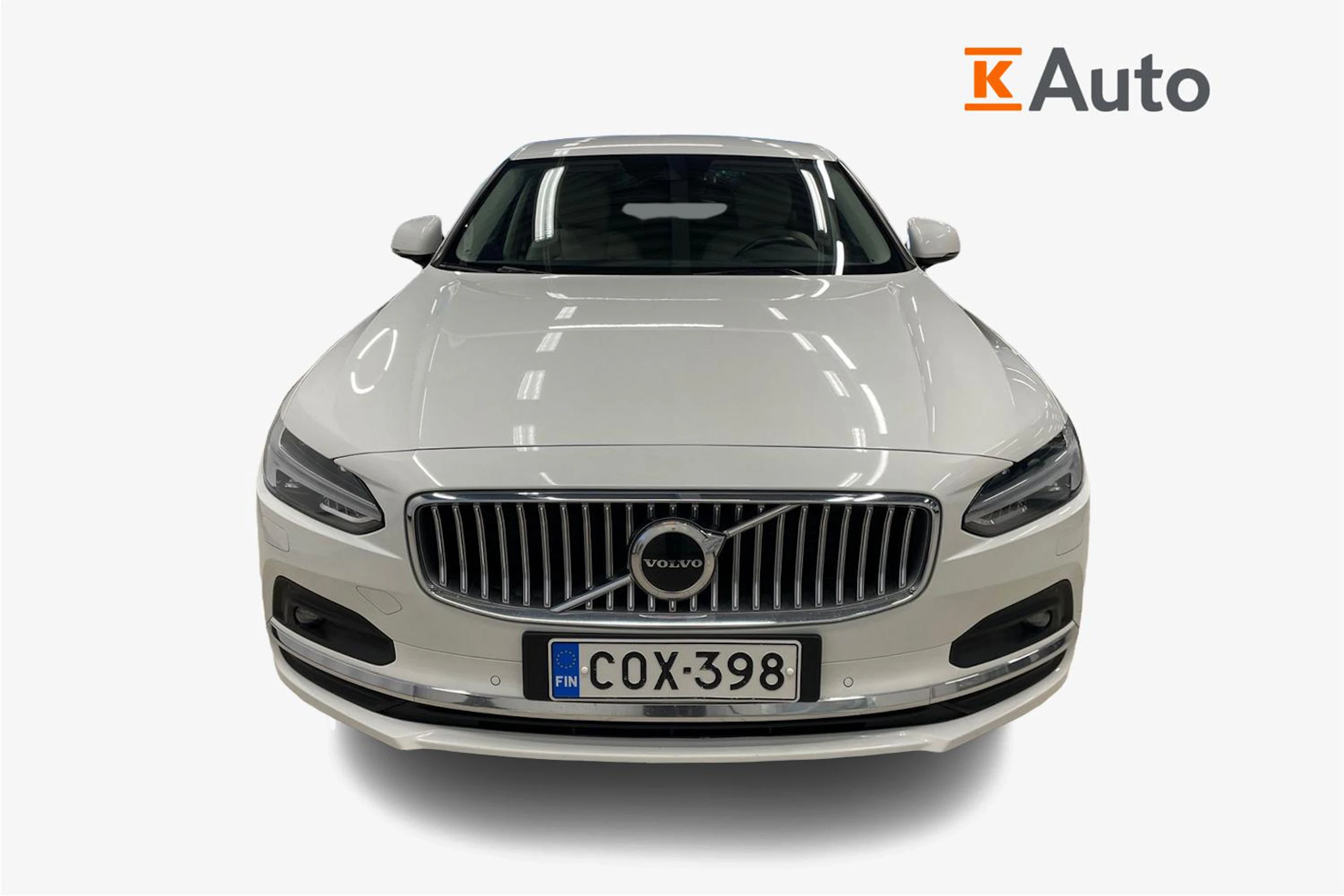 valkoinen Volvo S90 2021 kuva 4.