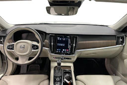 valkoinen Volvo S90 2021 kuva 7.