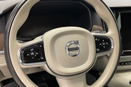 valkoinen Volvo S90 2021 kuva 11.