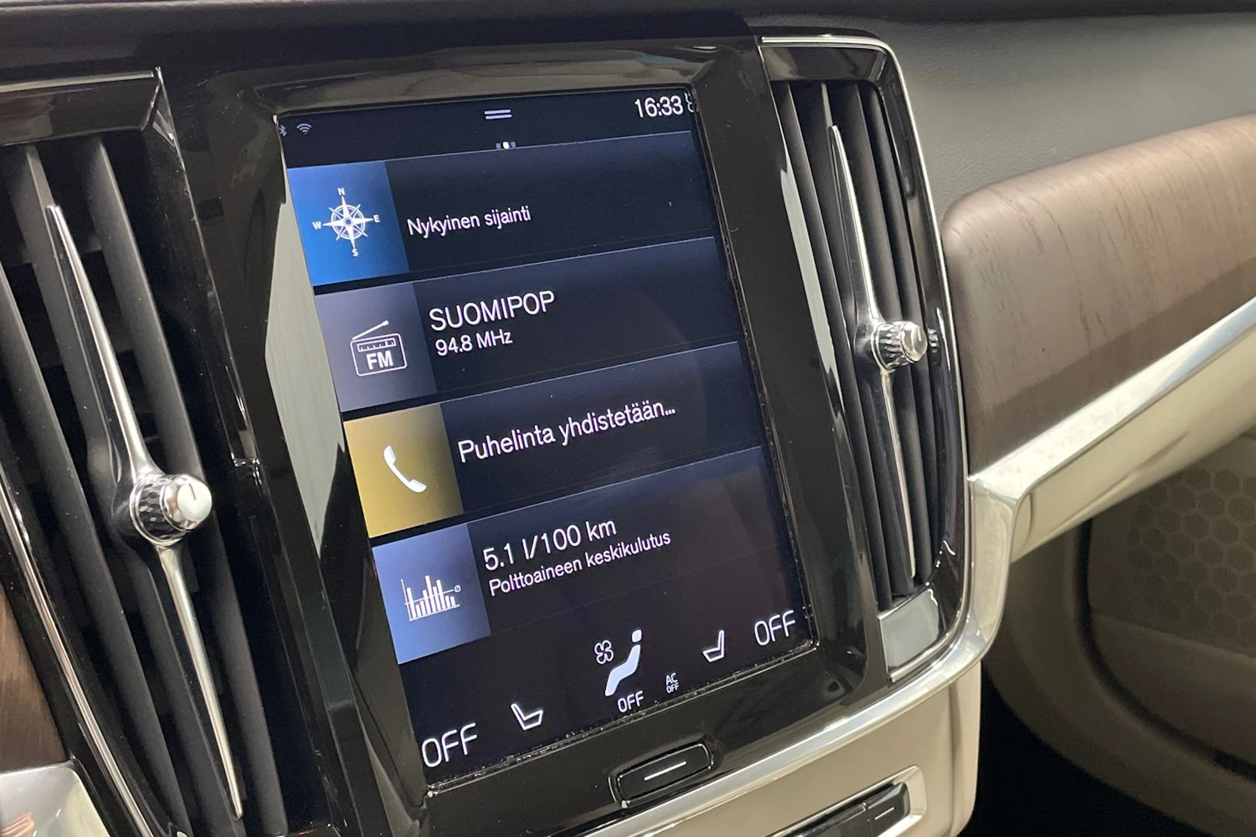 valkoinen Volvo S90 2021 kuva 13.