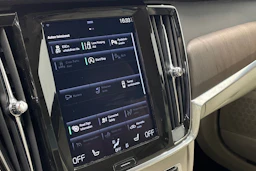 valkoinen Volvo S90 2021 kuva 14.