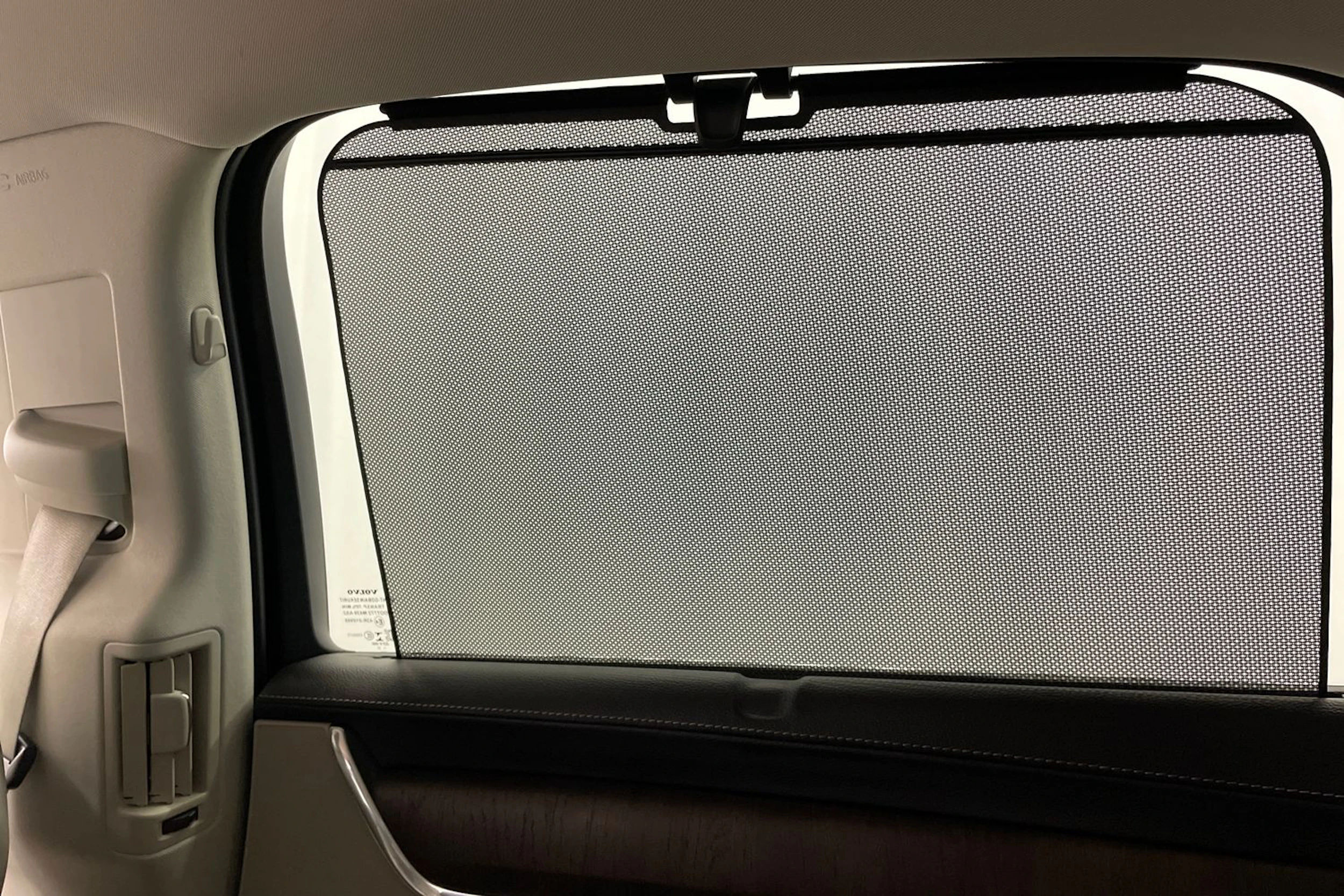 valkoinen Volvo S90 2021 kuva 18.