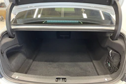 valkoinen Volvo S90 2021 kuva 19.