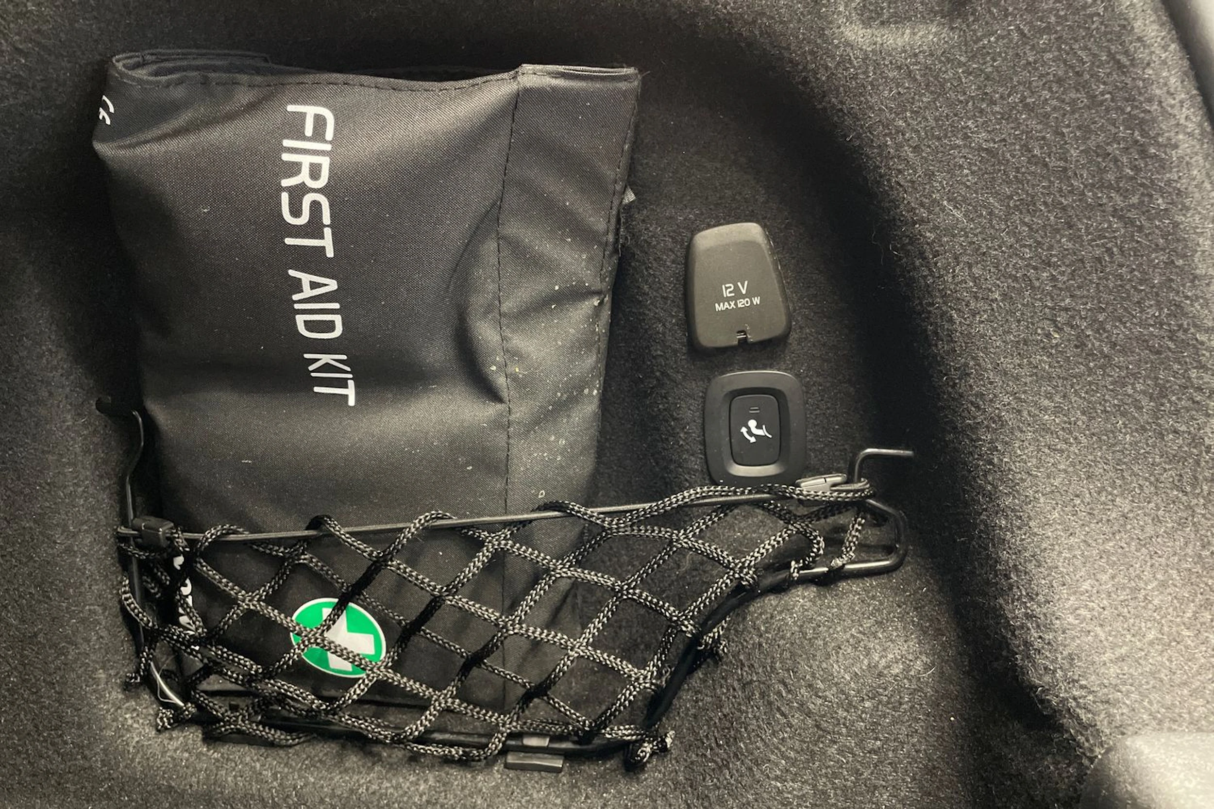 valkoinen Volvo S90 2021 kuva 20.