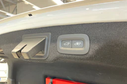 valkoinen Volvo S90 2021 kuva 22.