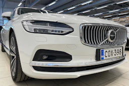 valkoinen Volvo S90 2021 kuva 23.