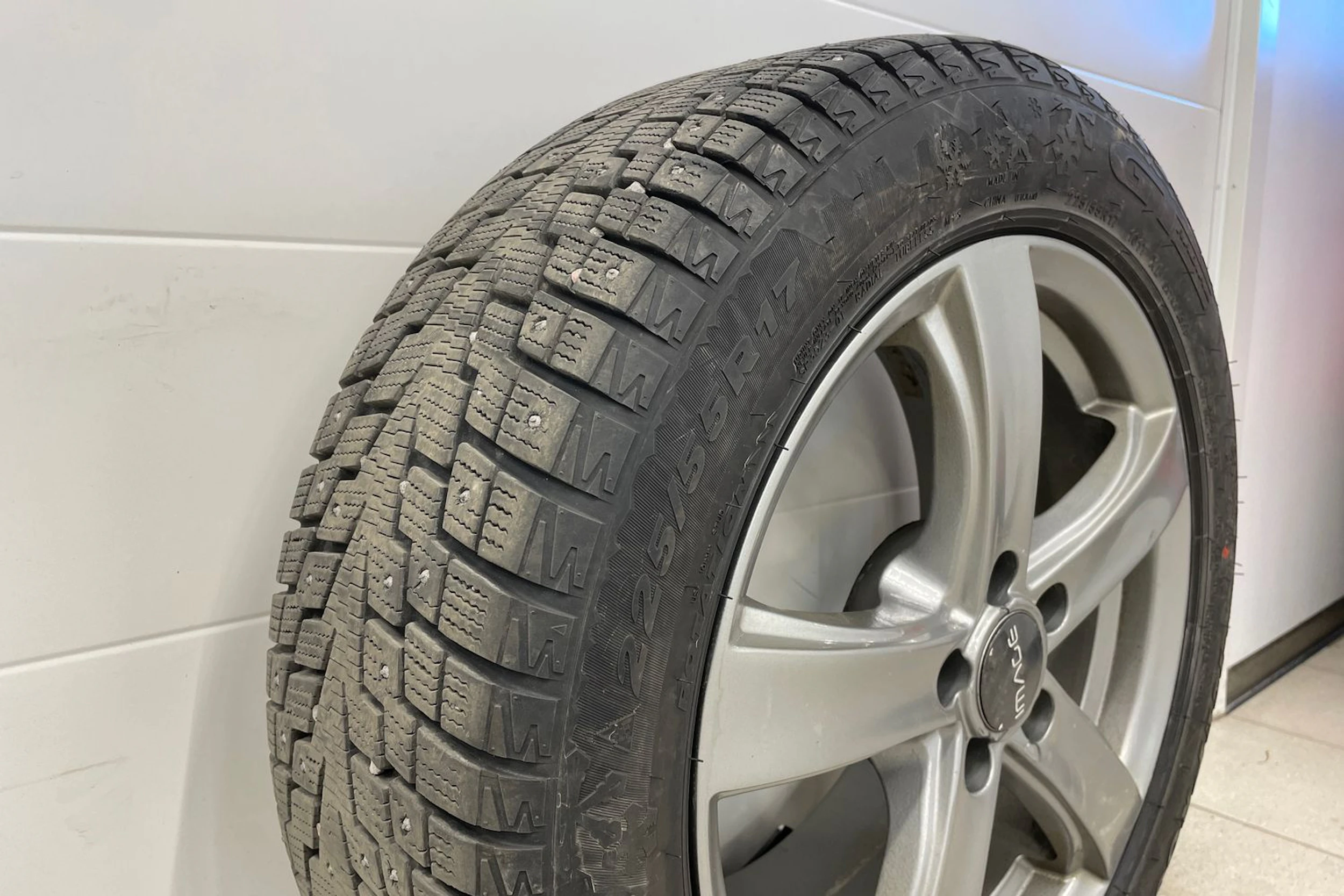 valkoinen Volvo S90 2021 kuva 24.