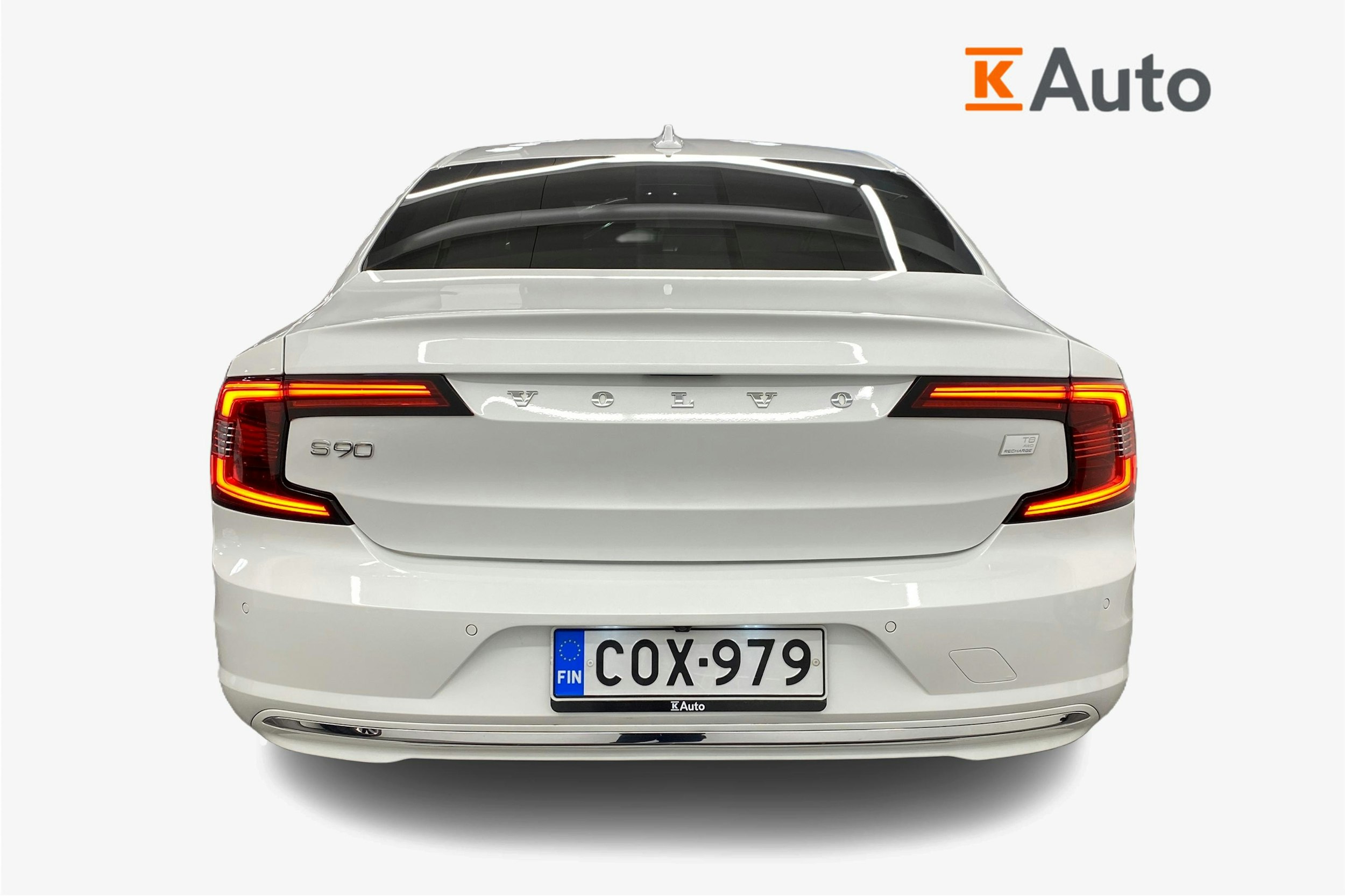 Valkoinen Volvo S90 2021 kuva 3.