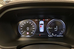 Valkoinen Volvo S90 2021 kuva 14.