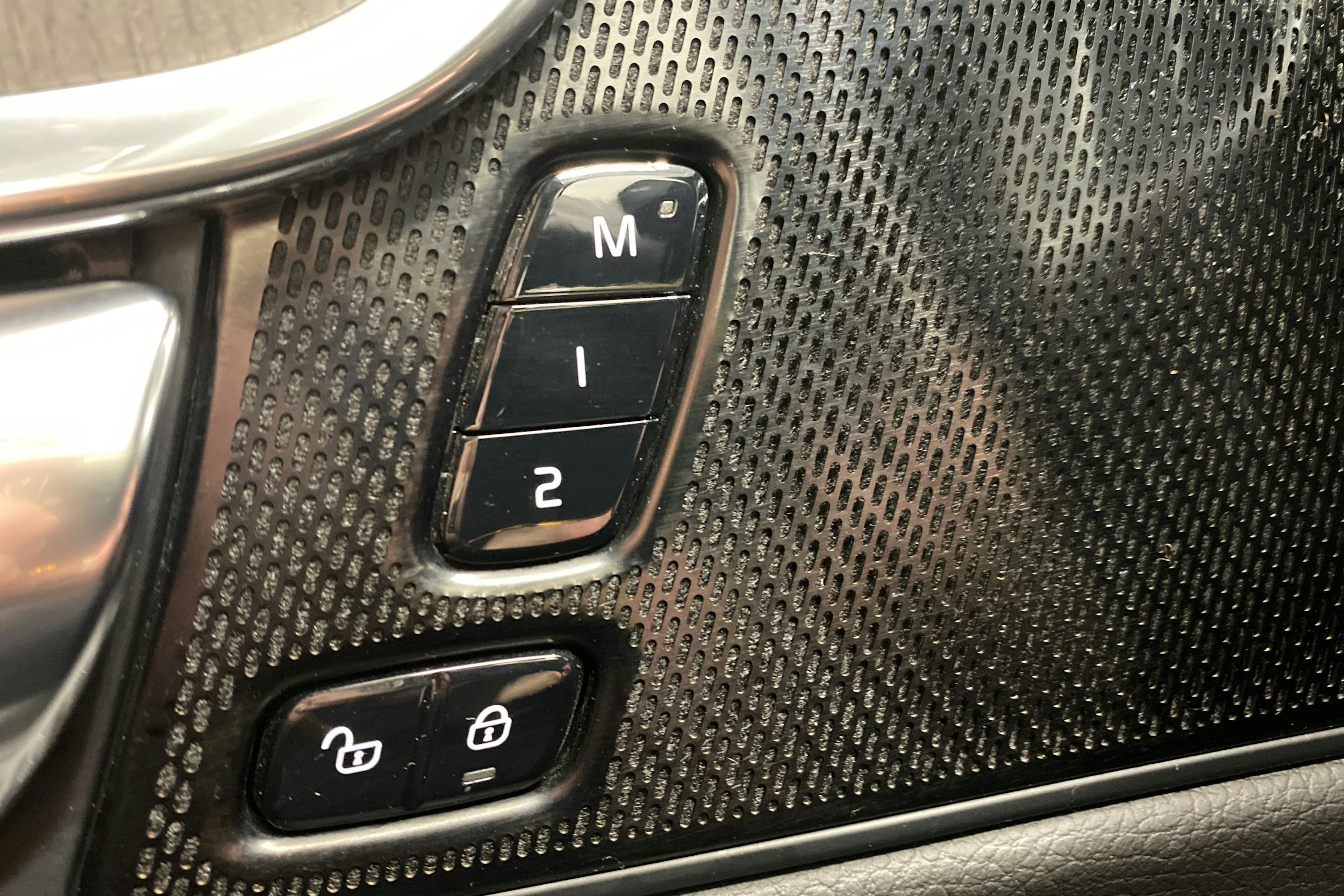 Valkoinen Volvo S90 2021 kuva 18.