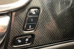 Valkoinen Volvo S90 2021 kuva 18.