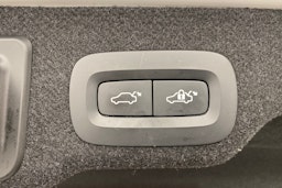 Valkoinen Volvo S90 2021 kuva 21.