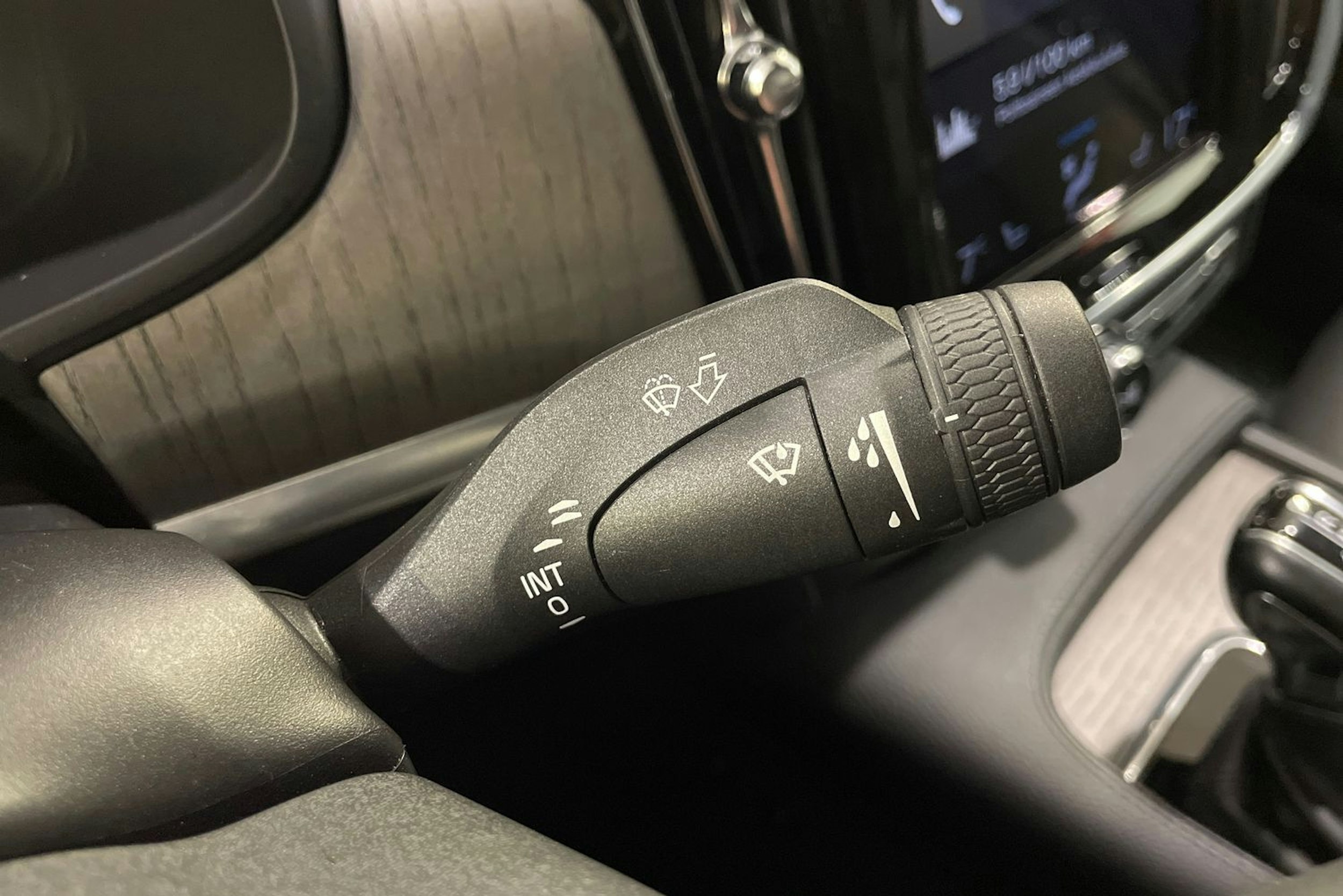 musta Volvo S90 2021 kuva 15.