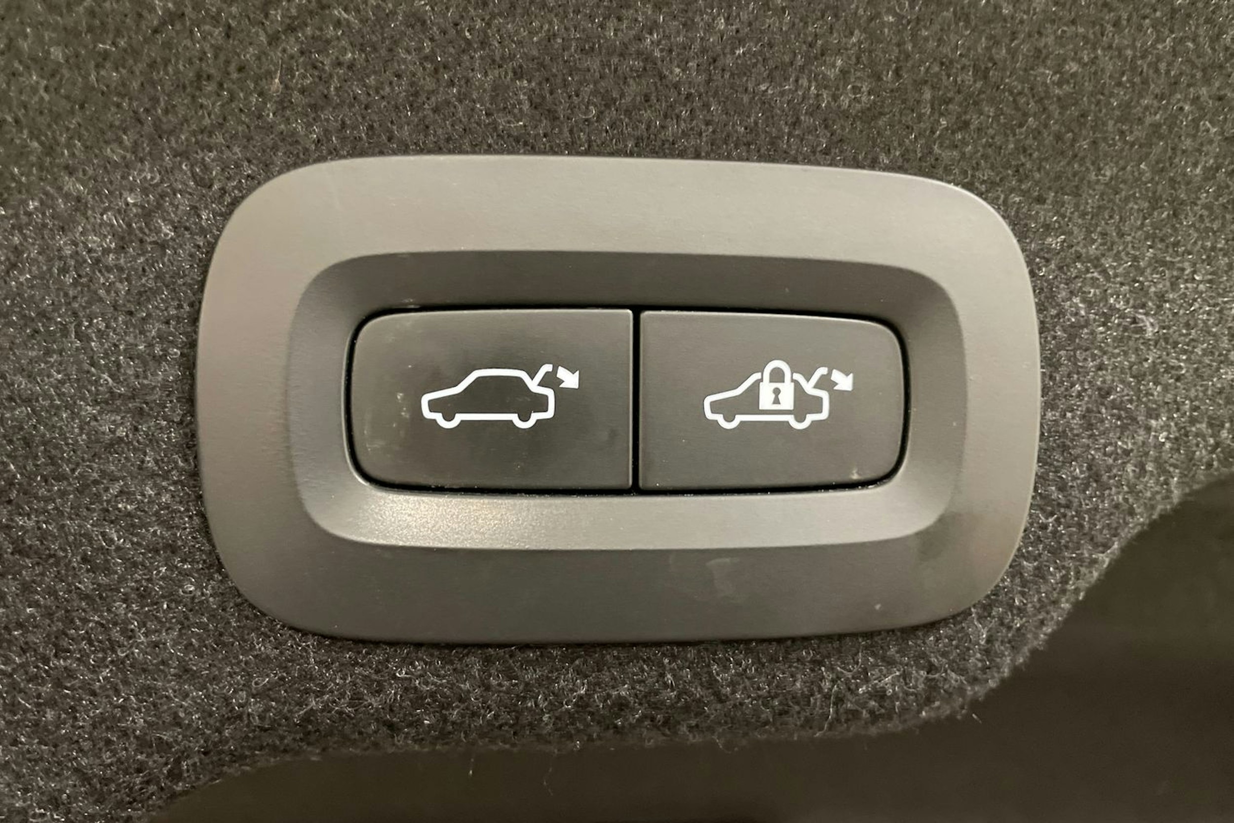 musta Volvo S90 2021 kuva 23.
