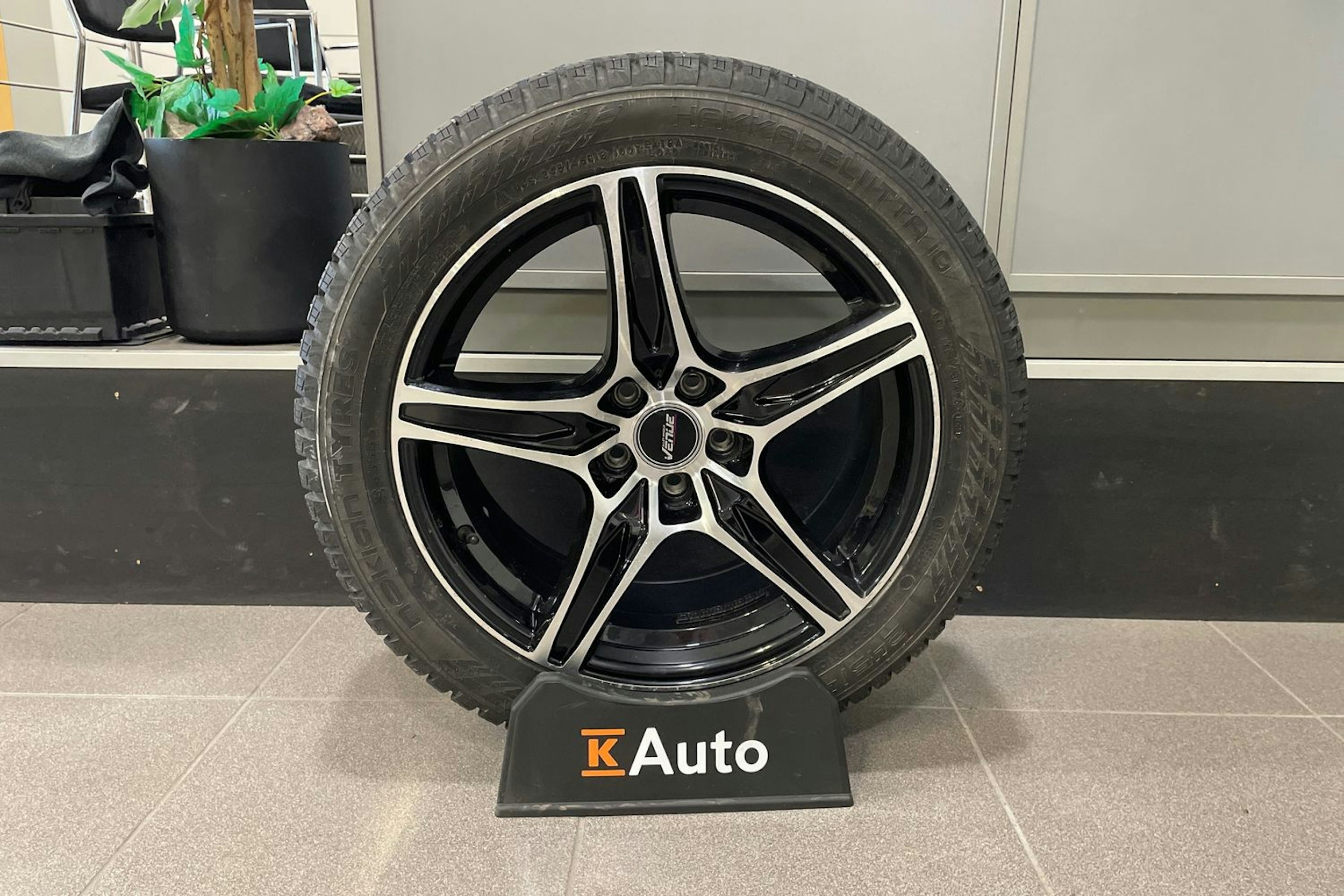musta Volvo S90 2021 kuva 24.