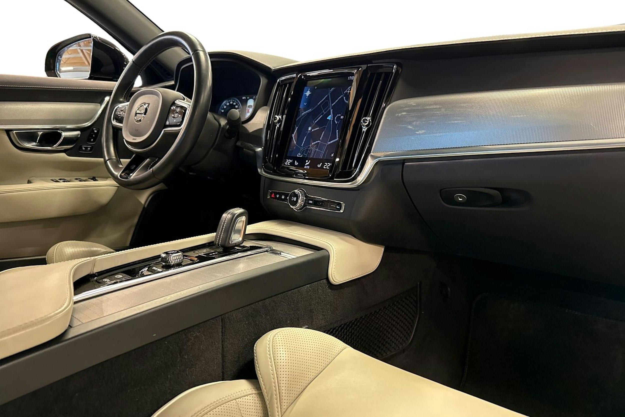 musta Volvo S90 2021 kuva 10.