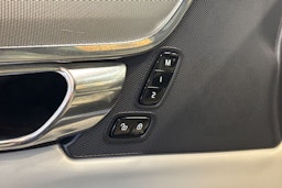 musta Volvo S90 2021 kuva 16.