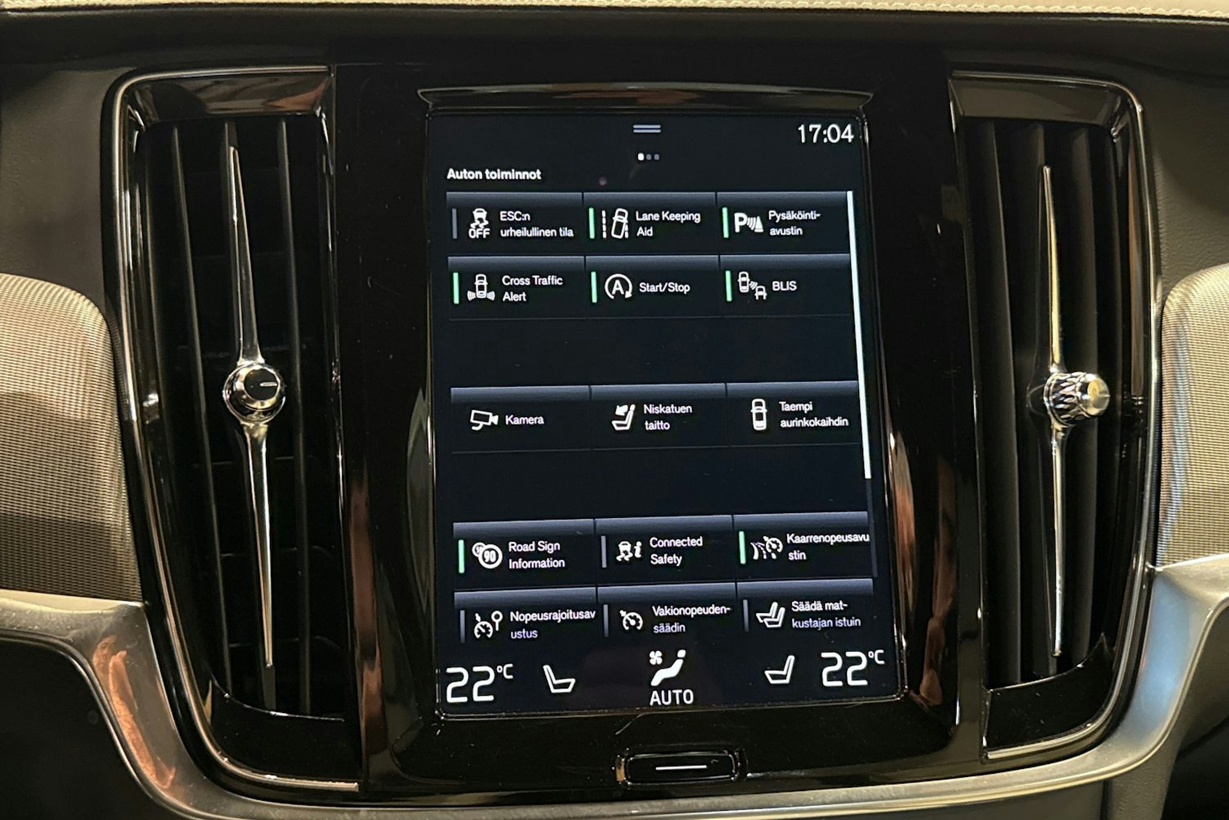musta Volvo S90 2021 kuva 22.