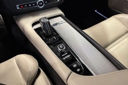 musta Volvo S90 2021 kuva 26.